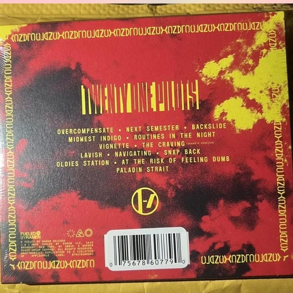 Twenty One Pilots Clancy CD Signed Autographed 21 Pilots - Picture 4 of 4